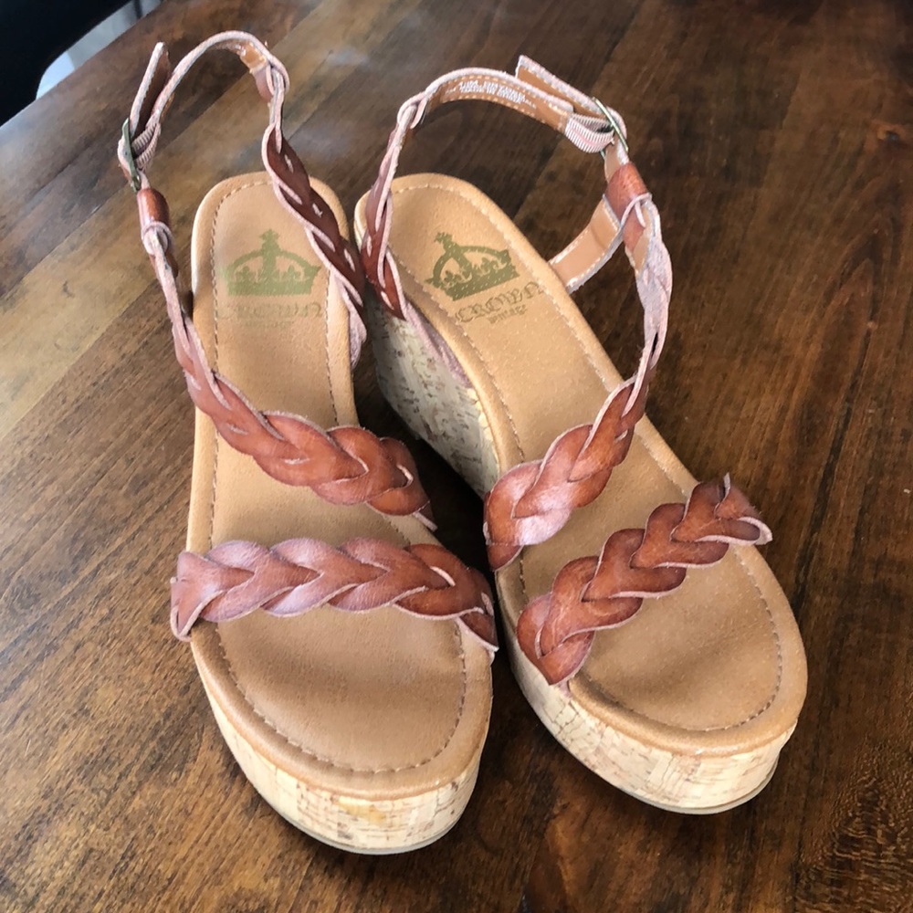 Crown Vintage braided wedges